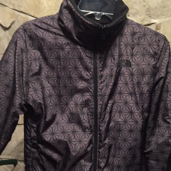 North face women’s reversible jacket - Picture 6 of 8